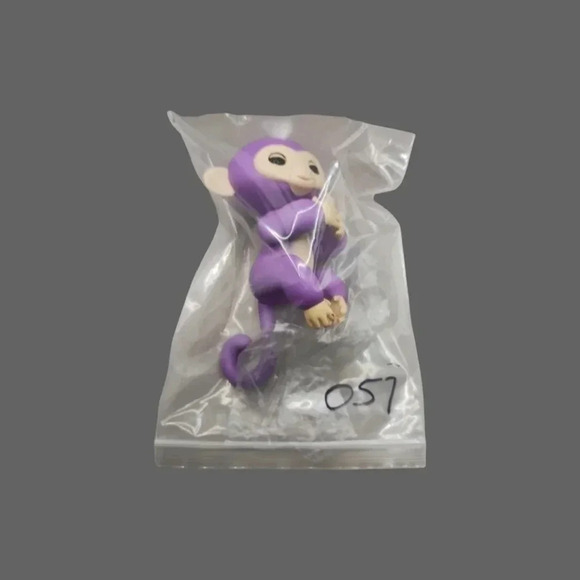 Fingerling interactive baby monkey purple - Picture 7 of 7